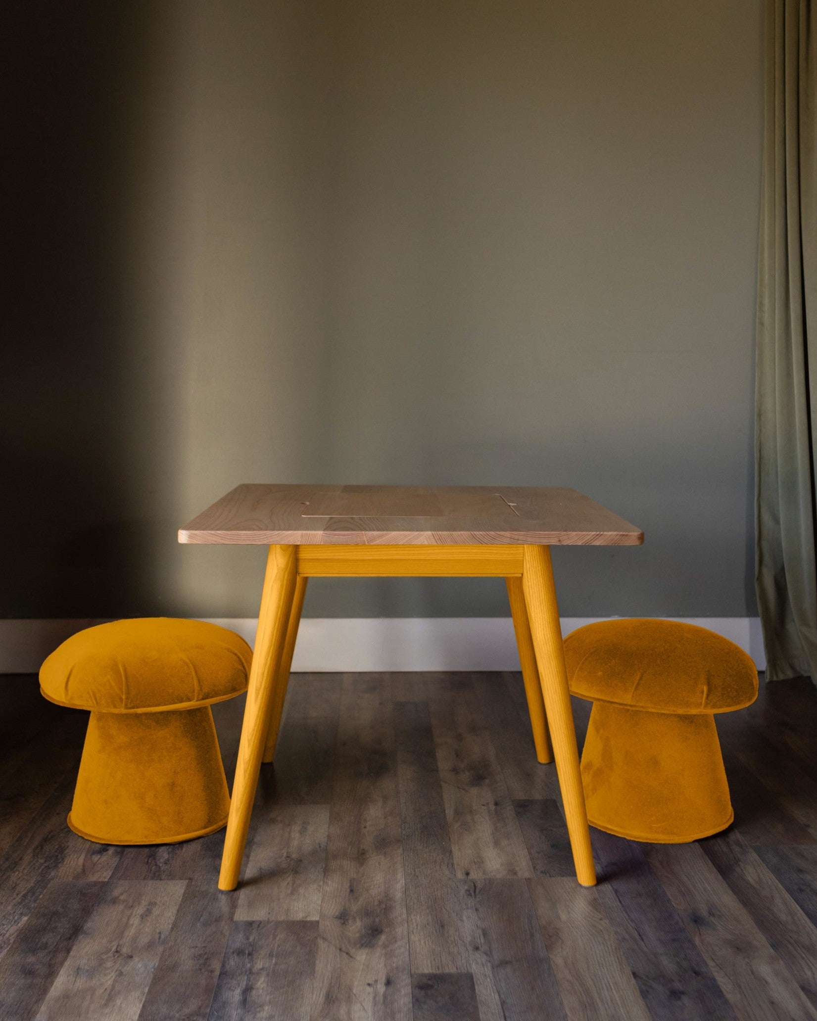 Ruben Children Table & Mushroom Stools