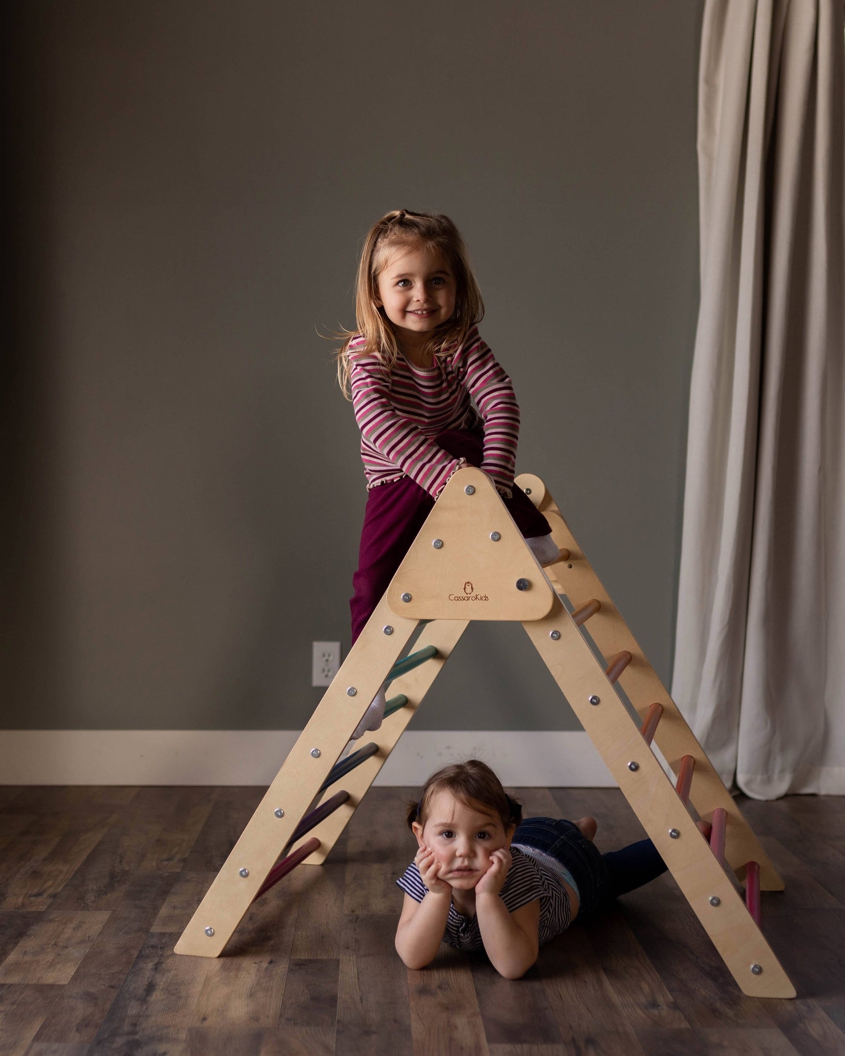 Large Foldable Triangle Natural