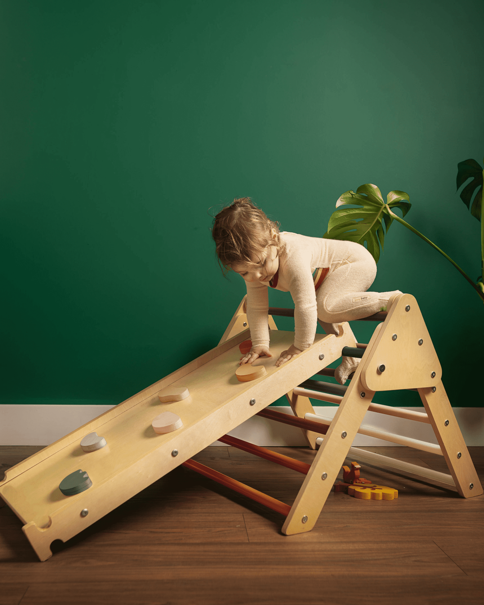 Small Foldable Triangle & Ramp Earth Tone