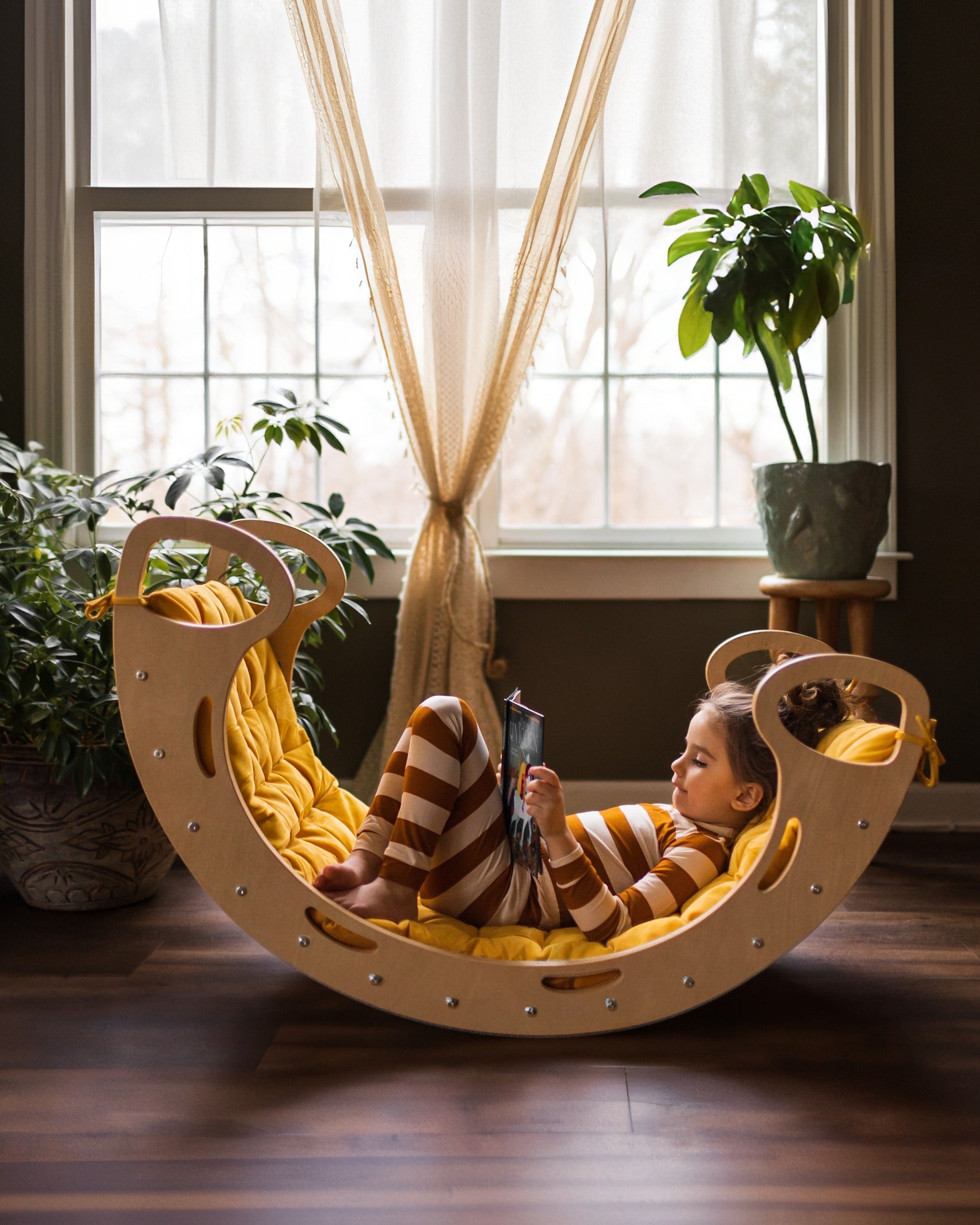 The Waldorf Rocker Arcane Series – Cassarohome