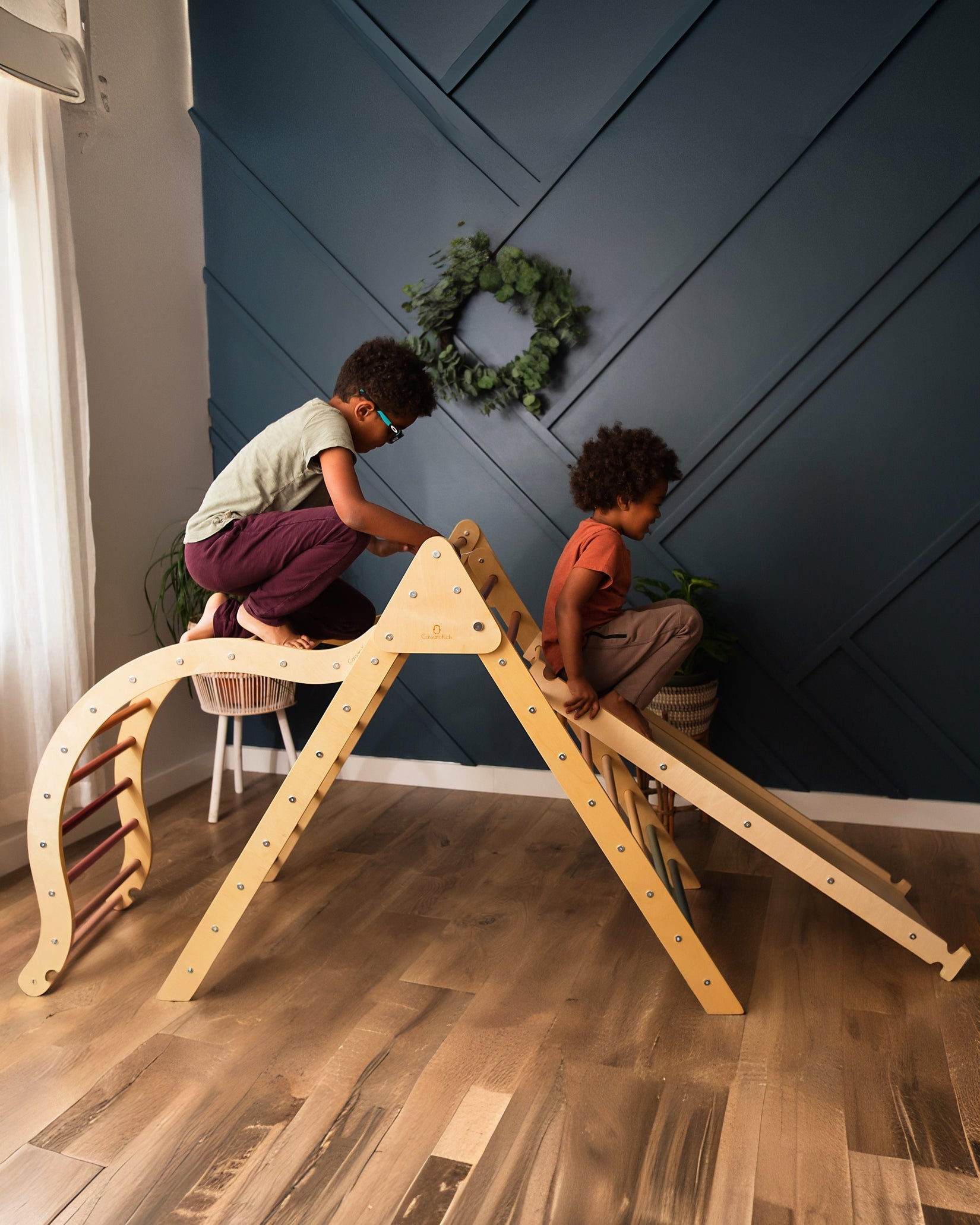 Jumbo Foldable Triangle with Arch & Ramp