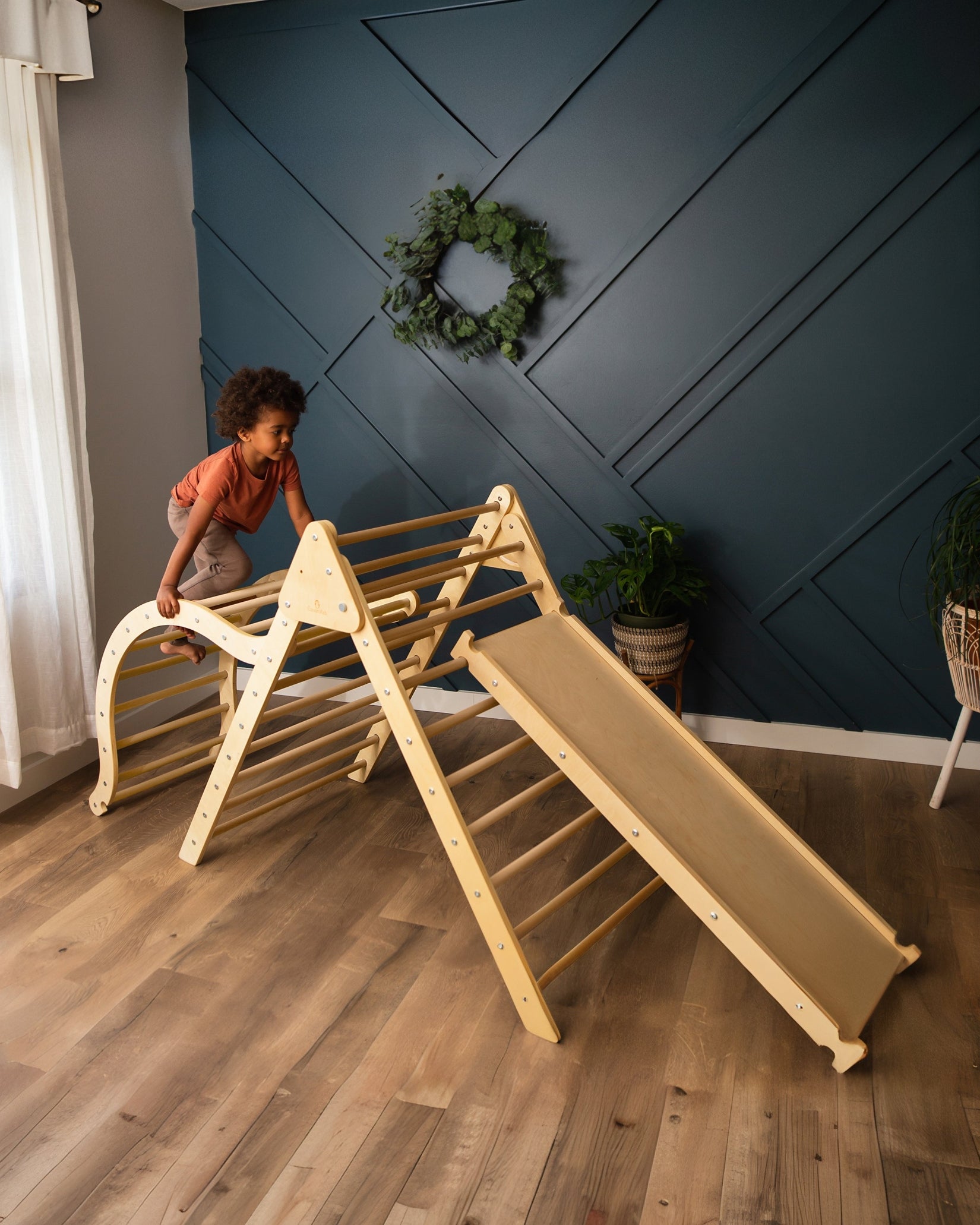 Jumbo Foldable Triangle with Arch & Ramp