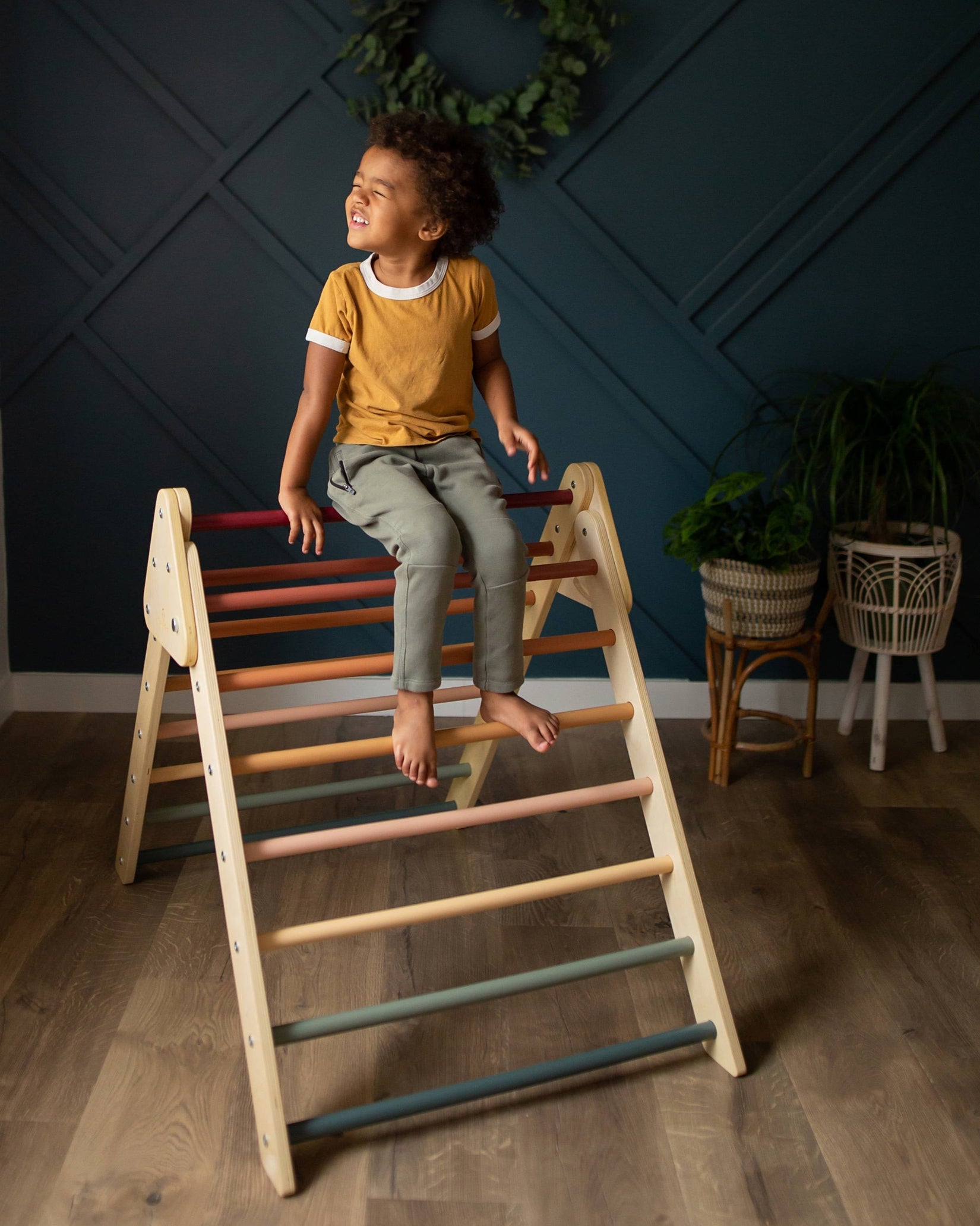Large Foldable Triangle Earth Tone