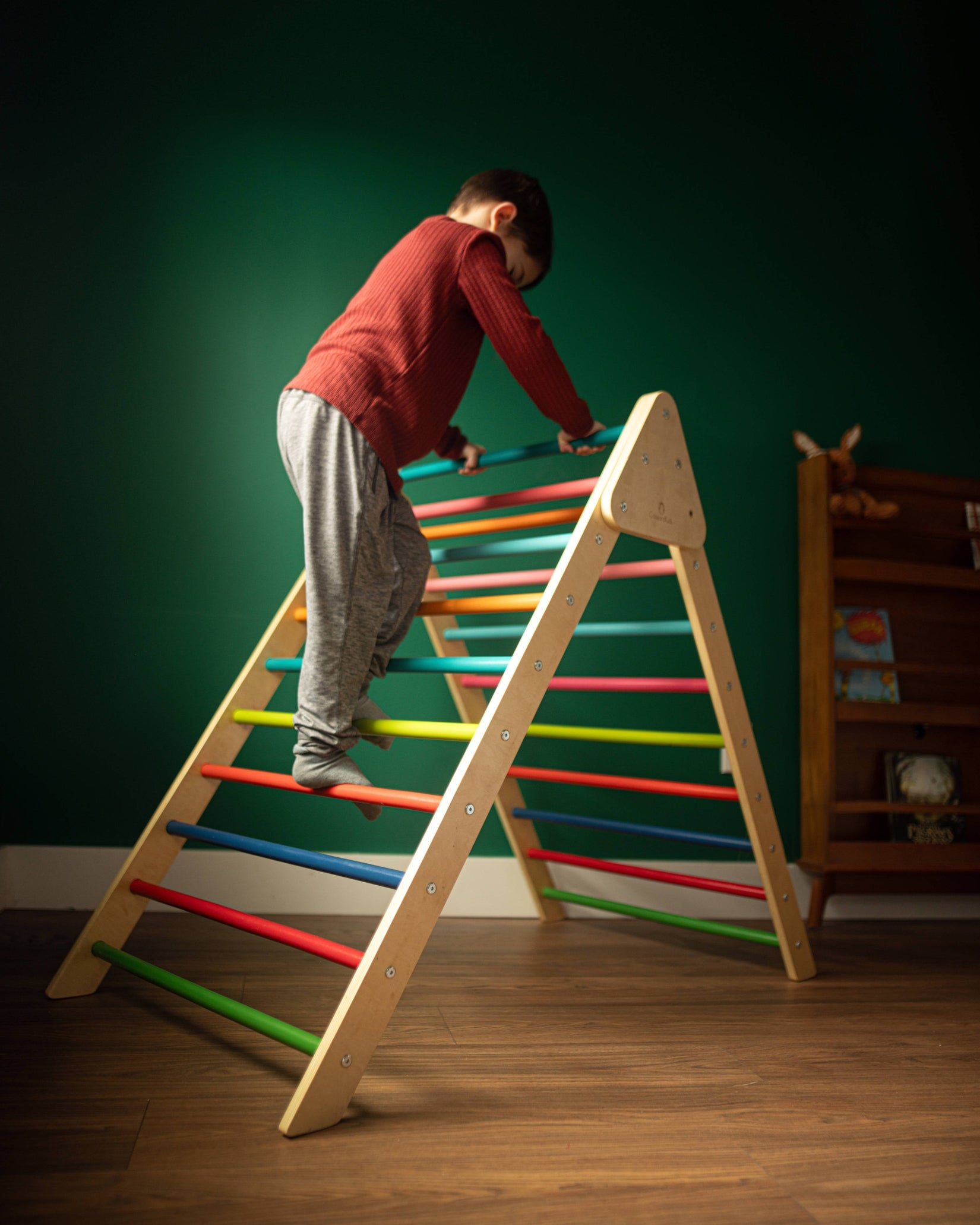 Jumbo Foldable Triangle Rainbow