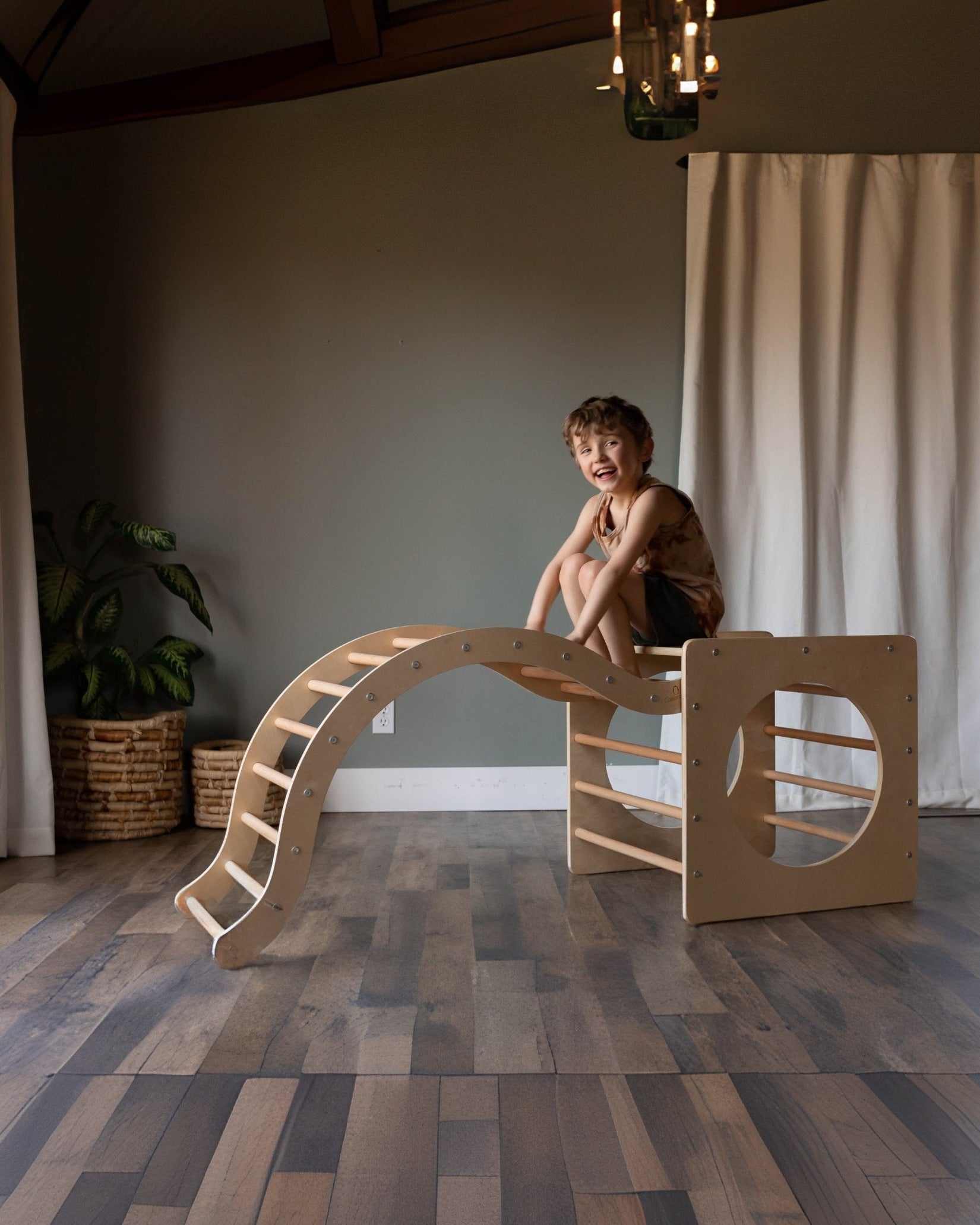 Waldorf Climbing Cube & Arch