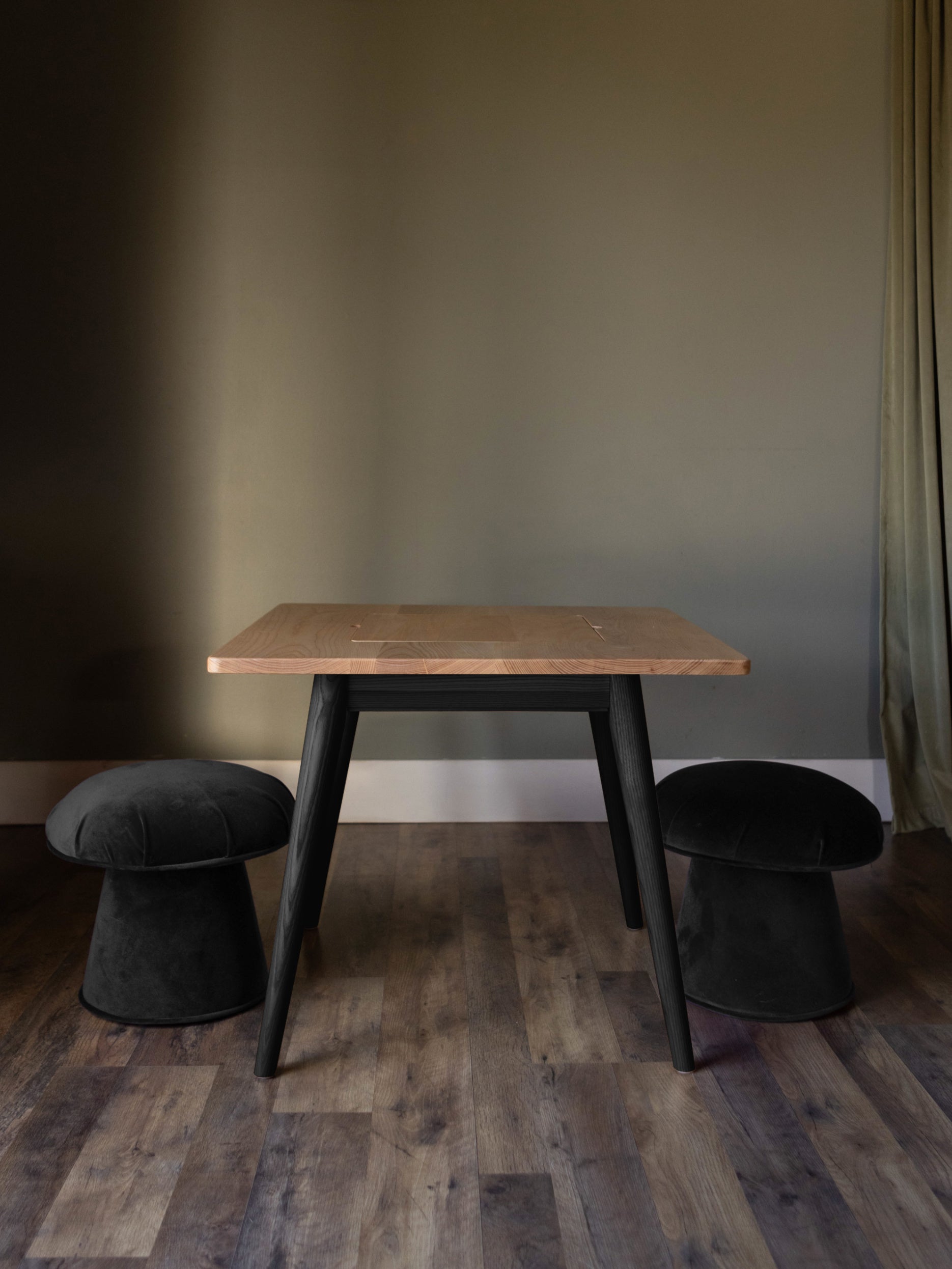 Ruben Play Table &amp; Mushroom Stools