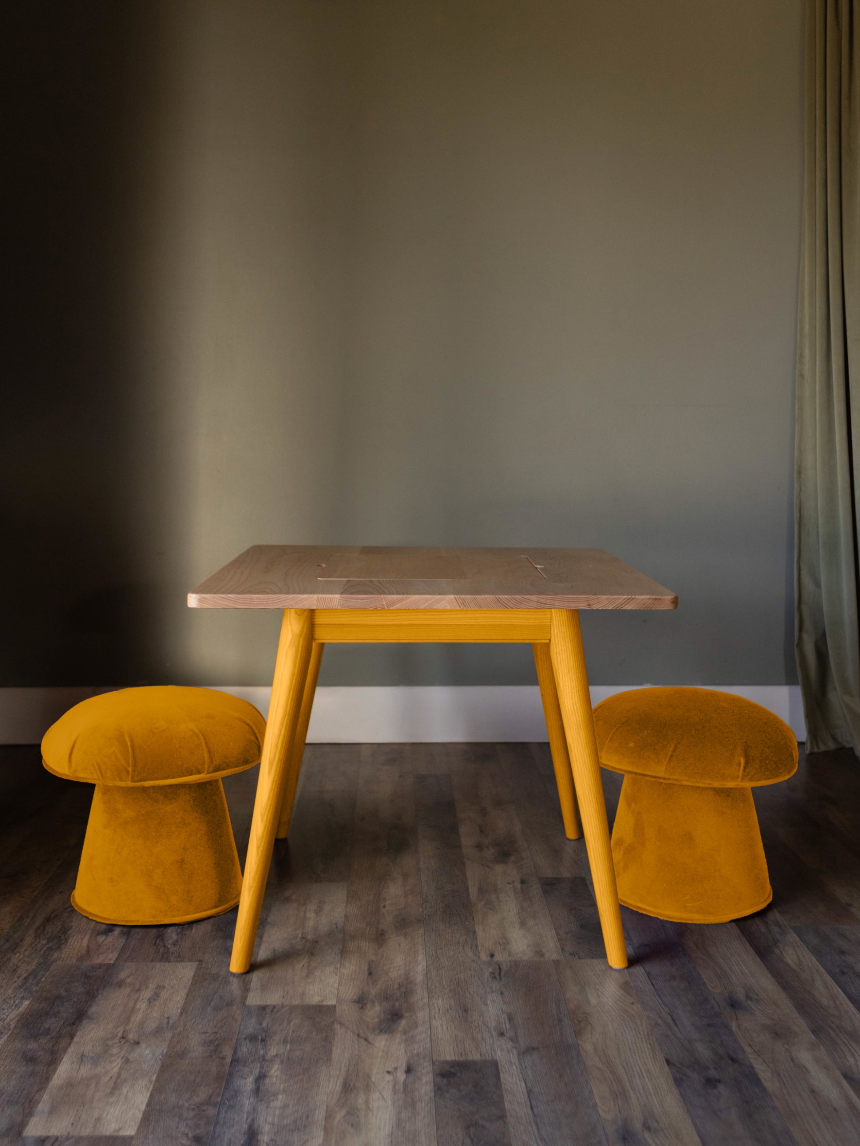 Ruben Play Table &amp; Mushroom Stools