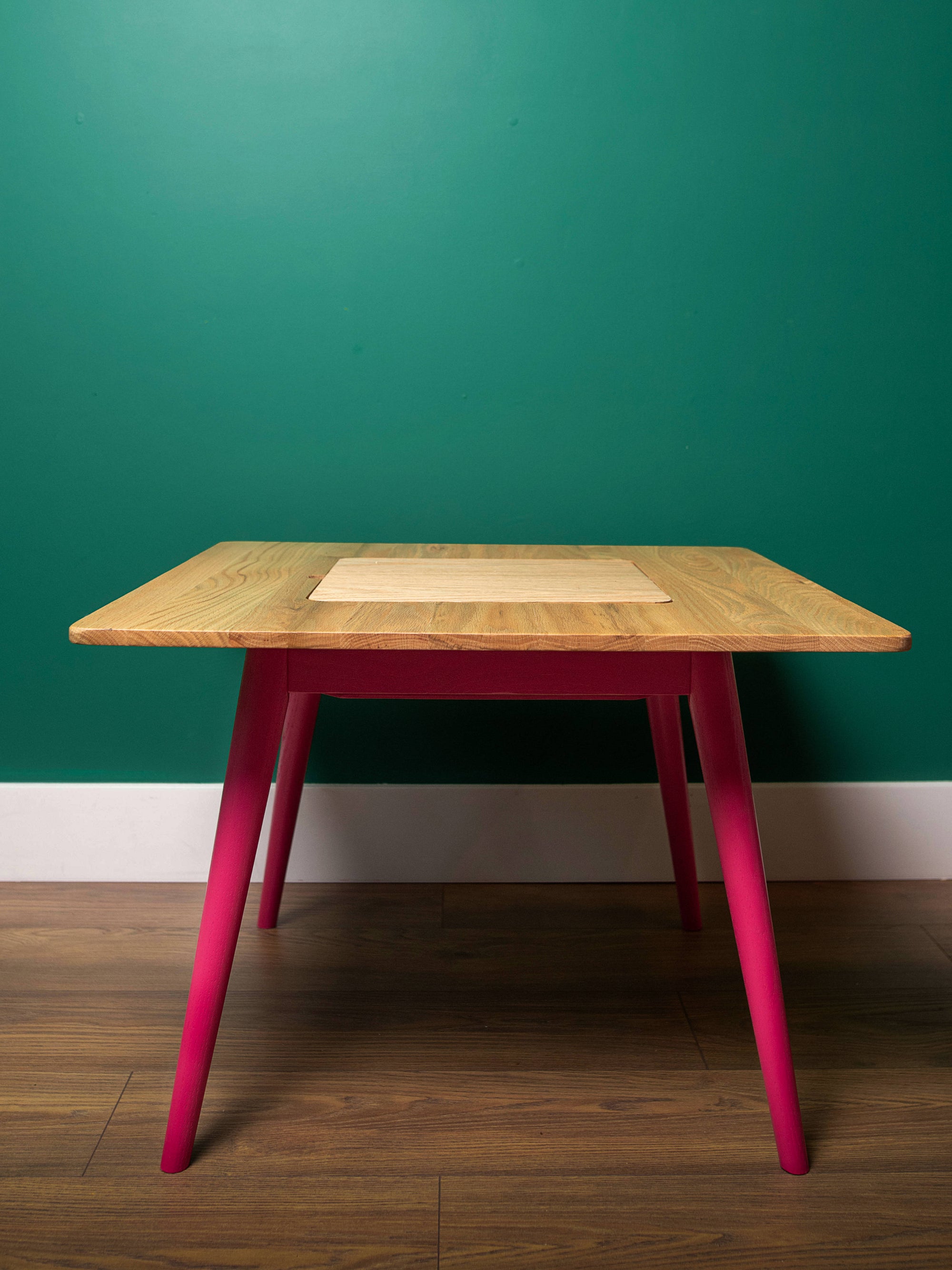 Ruben Play Table Fuchsia