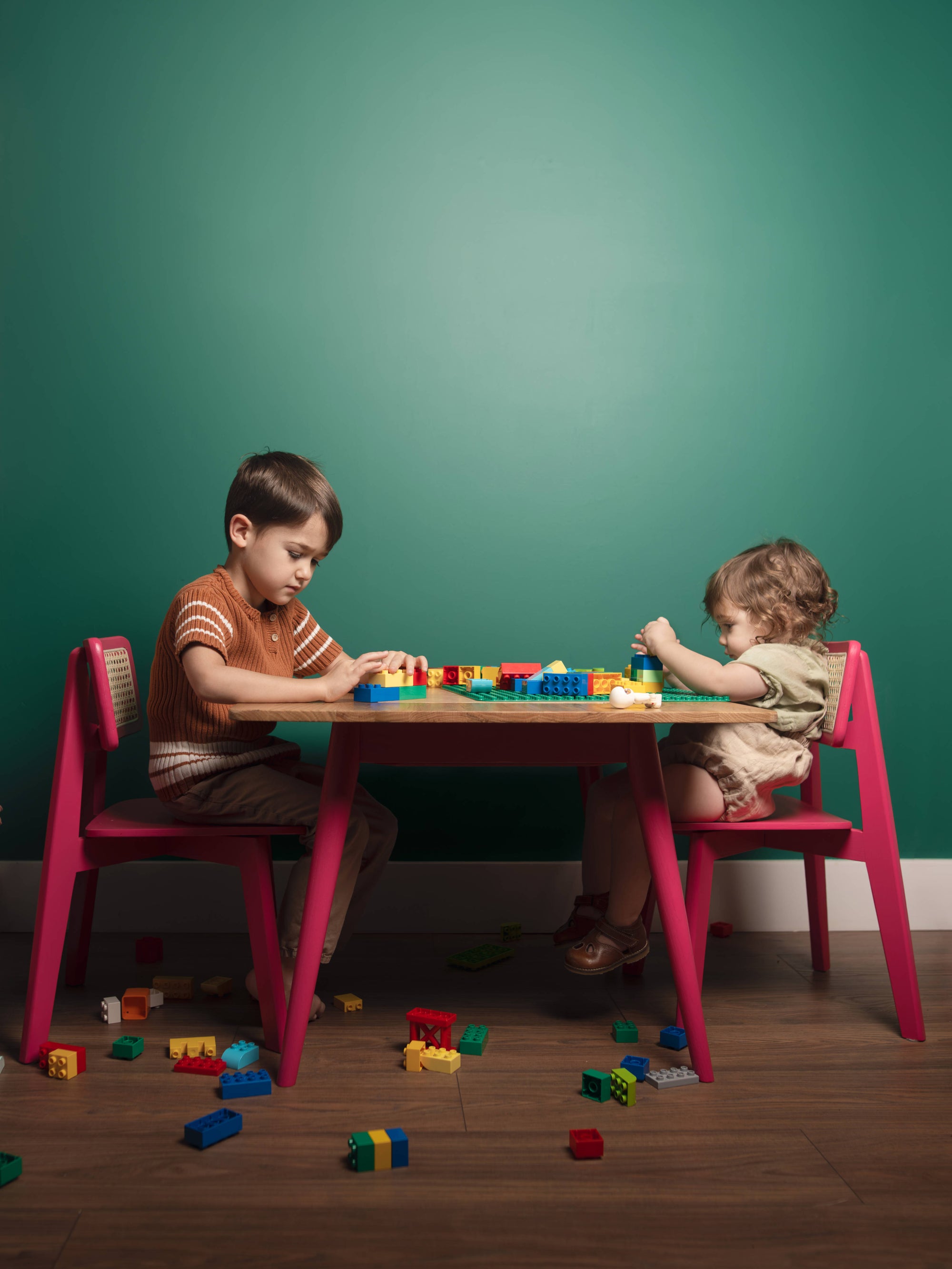 Ruben Play Table &amp; Chairs Fuchsia