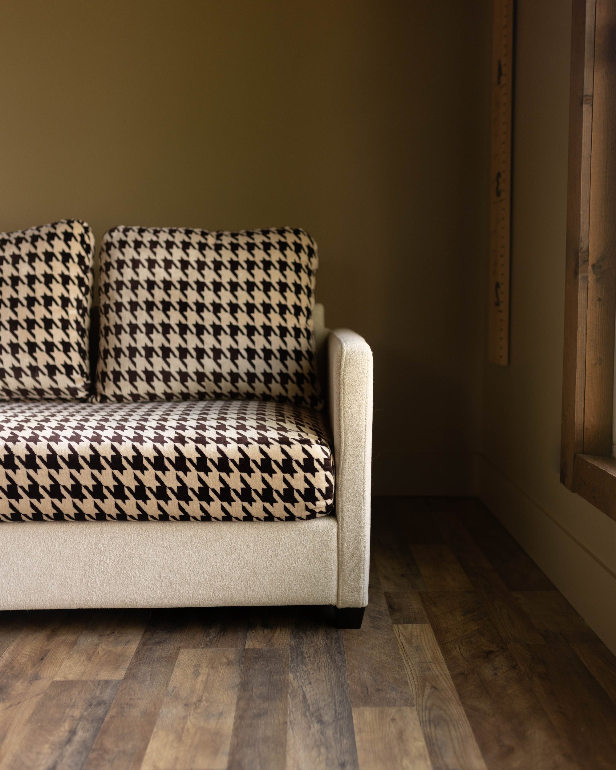 Houndstooth Sofa