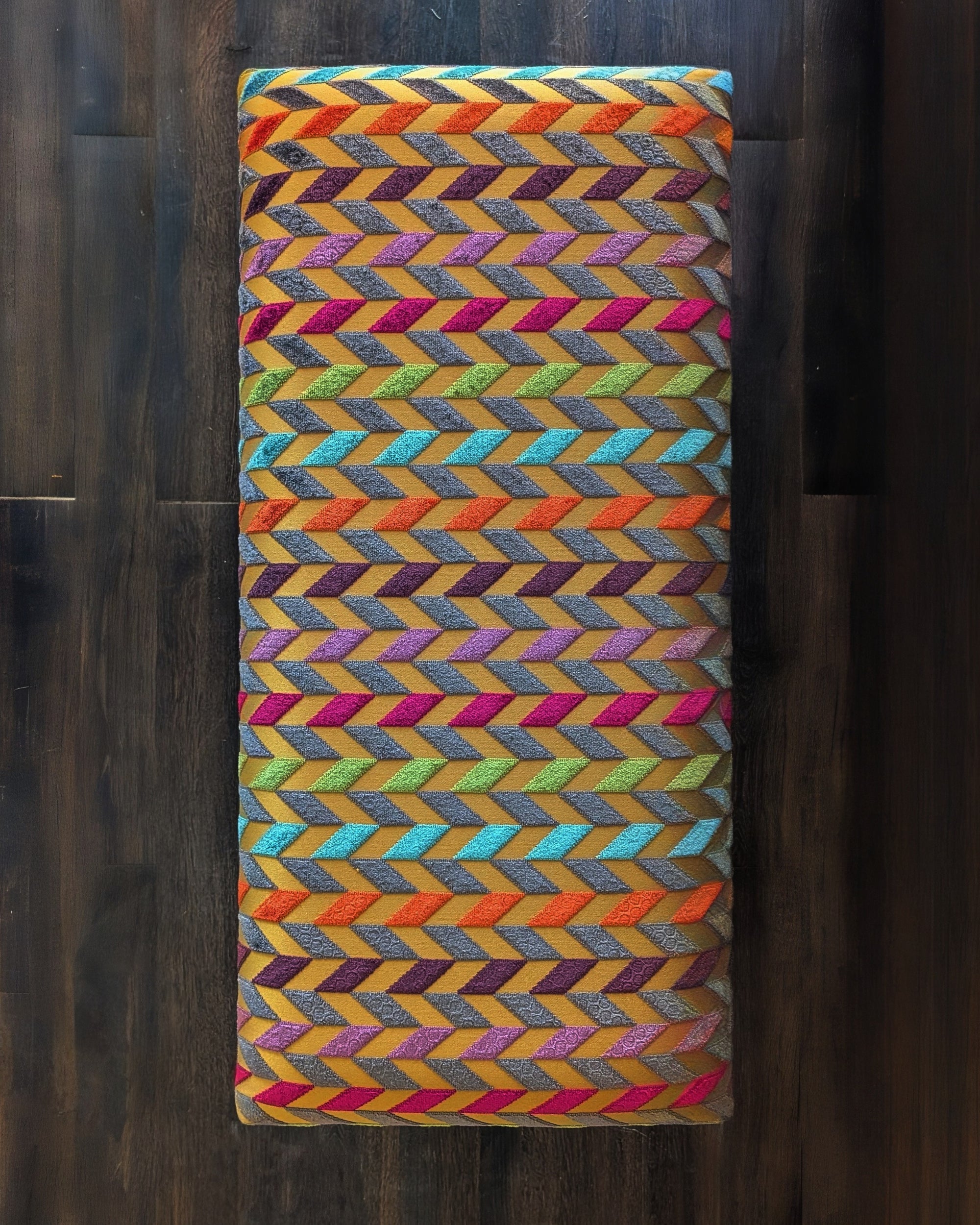 Noura Bench