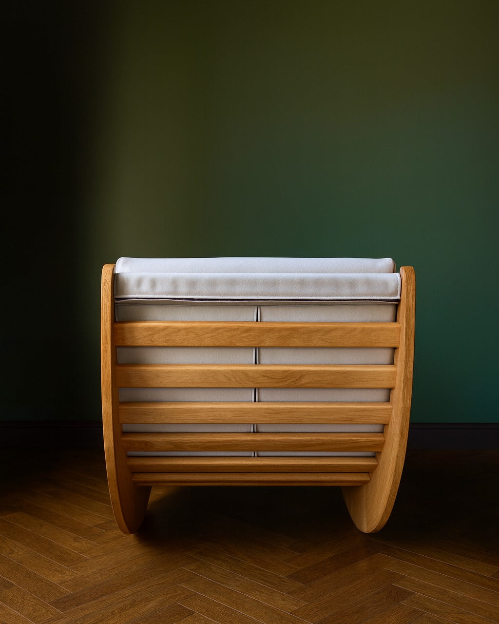 Verner Relaxer with Ivory Pad