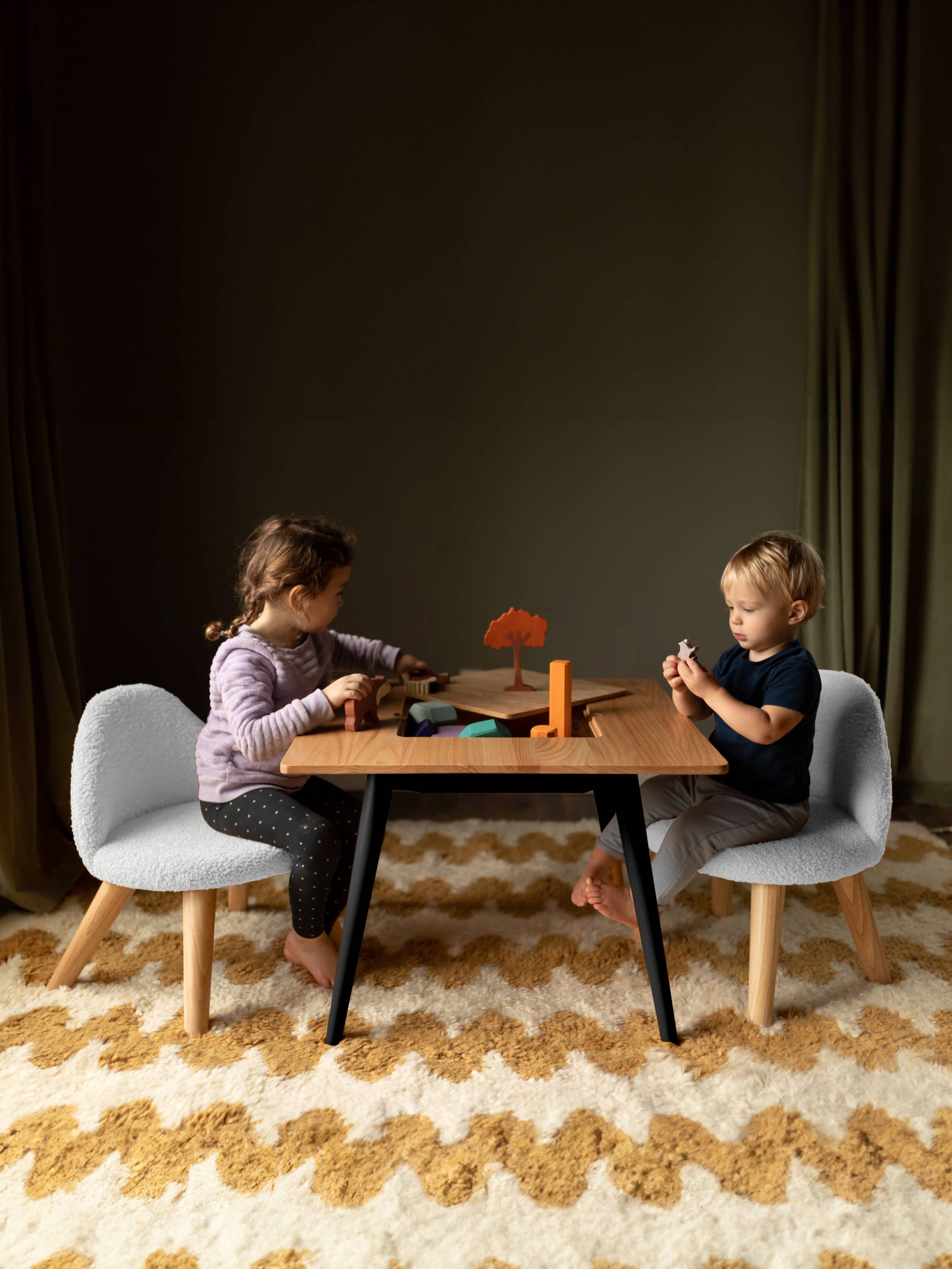 Ruben Play Table &amp; Boucle Chairs Black