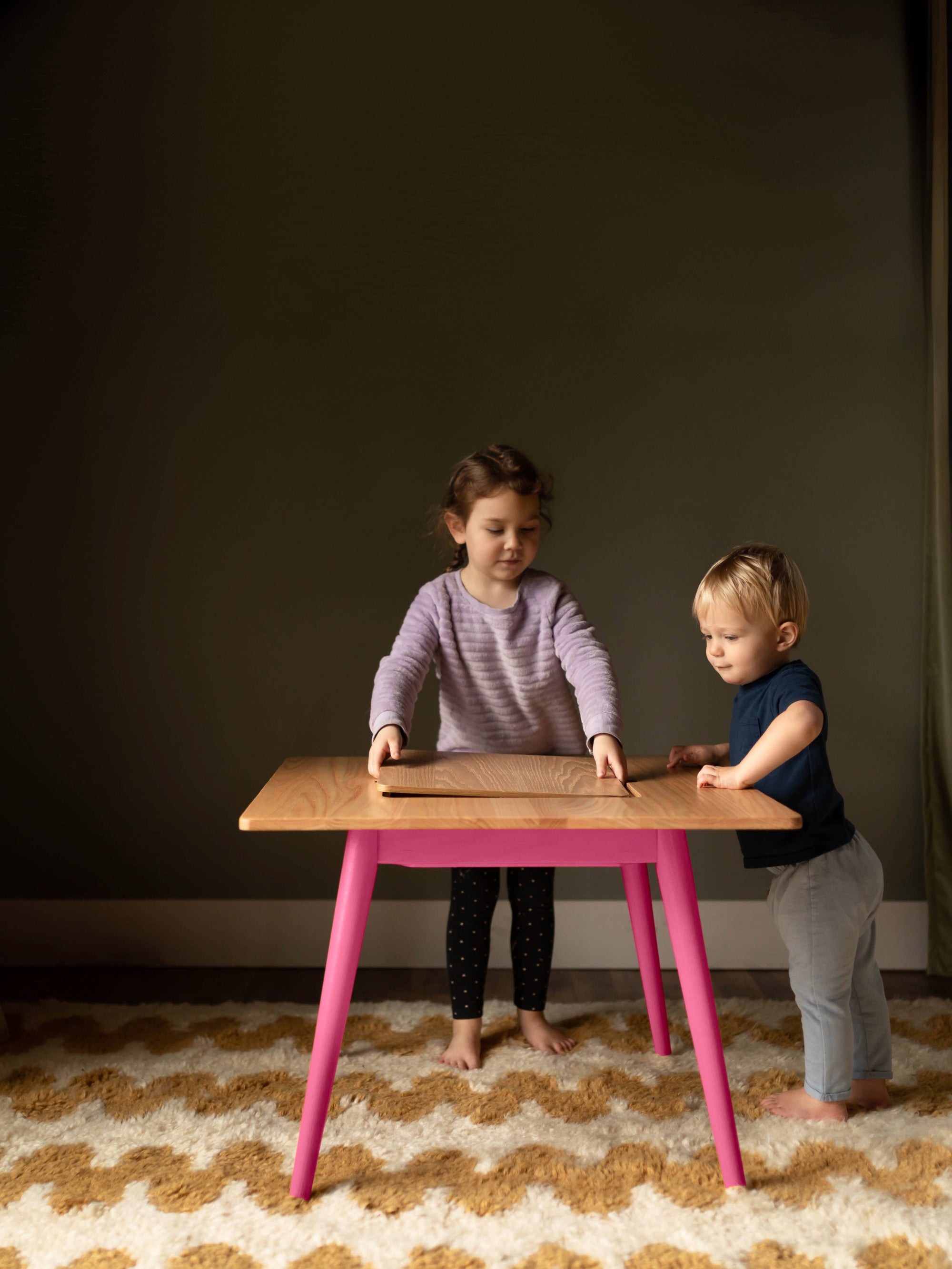 Ruben Play Table