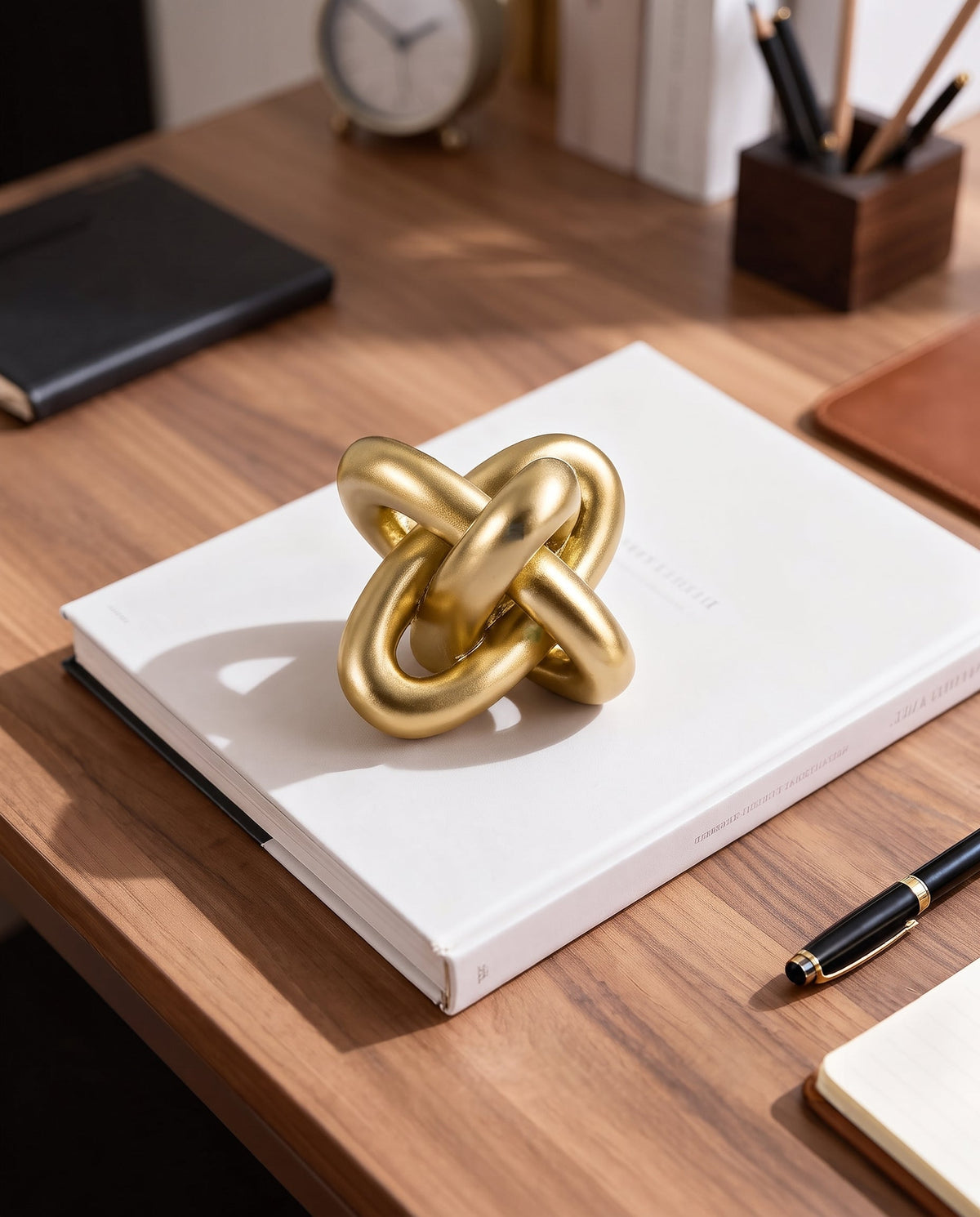 Solaria Interlocking Golden Knot Object