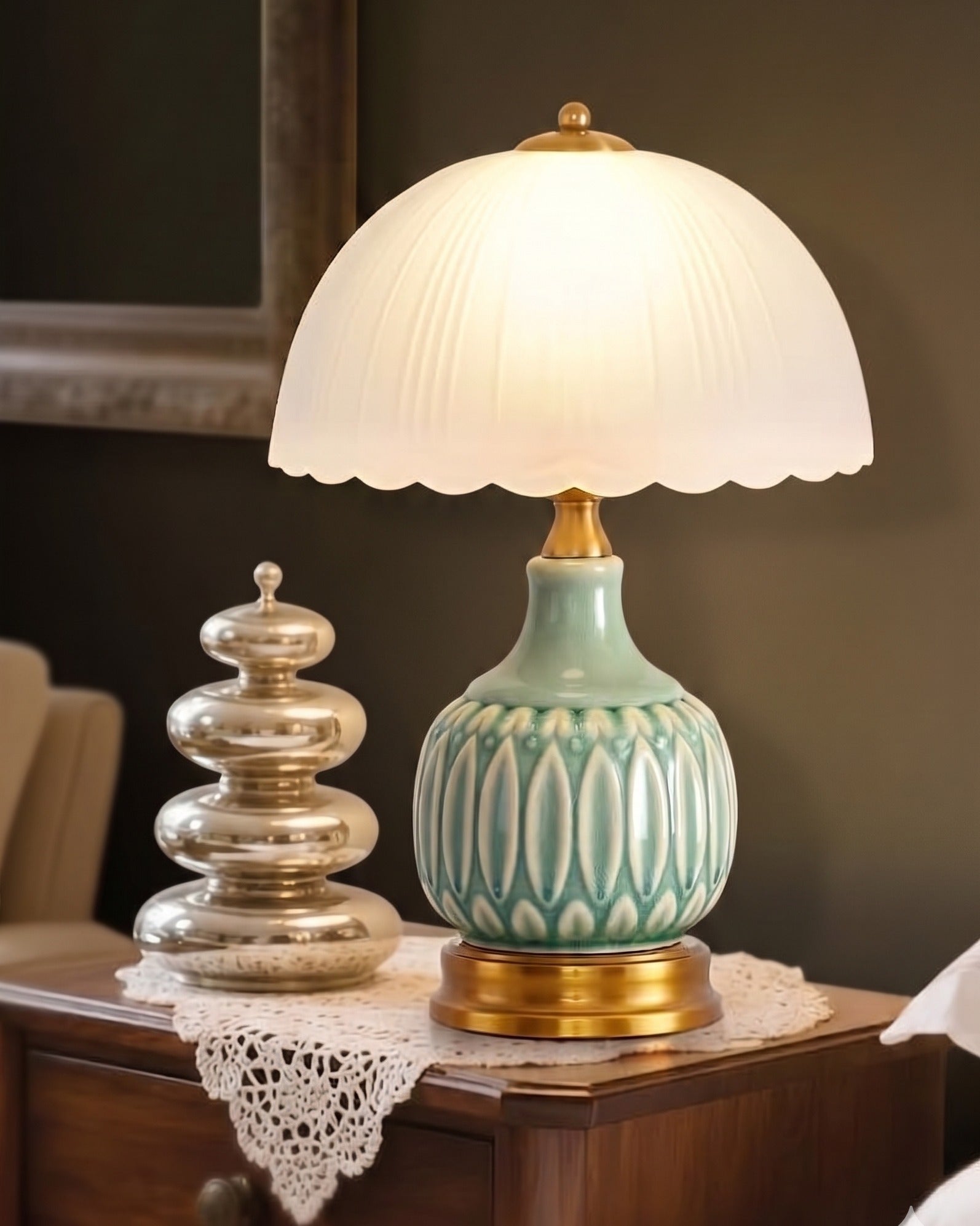 The Genevieve Scalloped Lamp