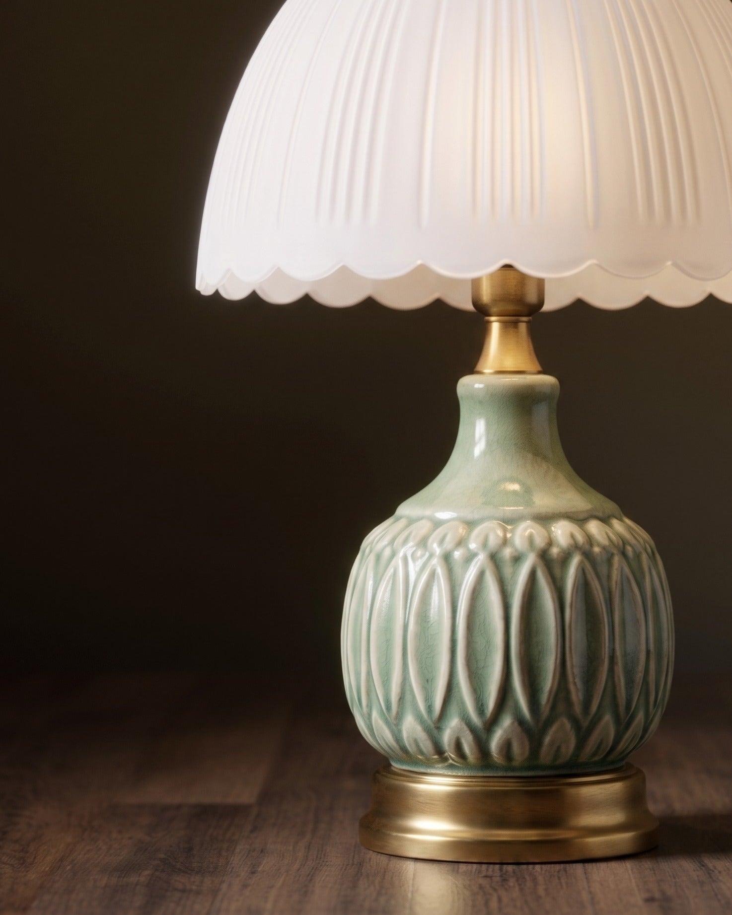 The Genevieve Scalloped Lamp