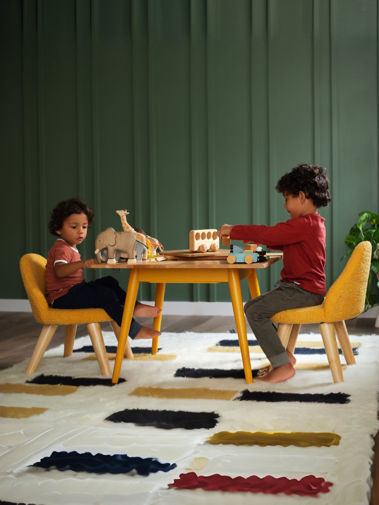 Ruben Play Table &amp; Boucle Chairs