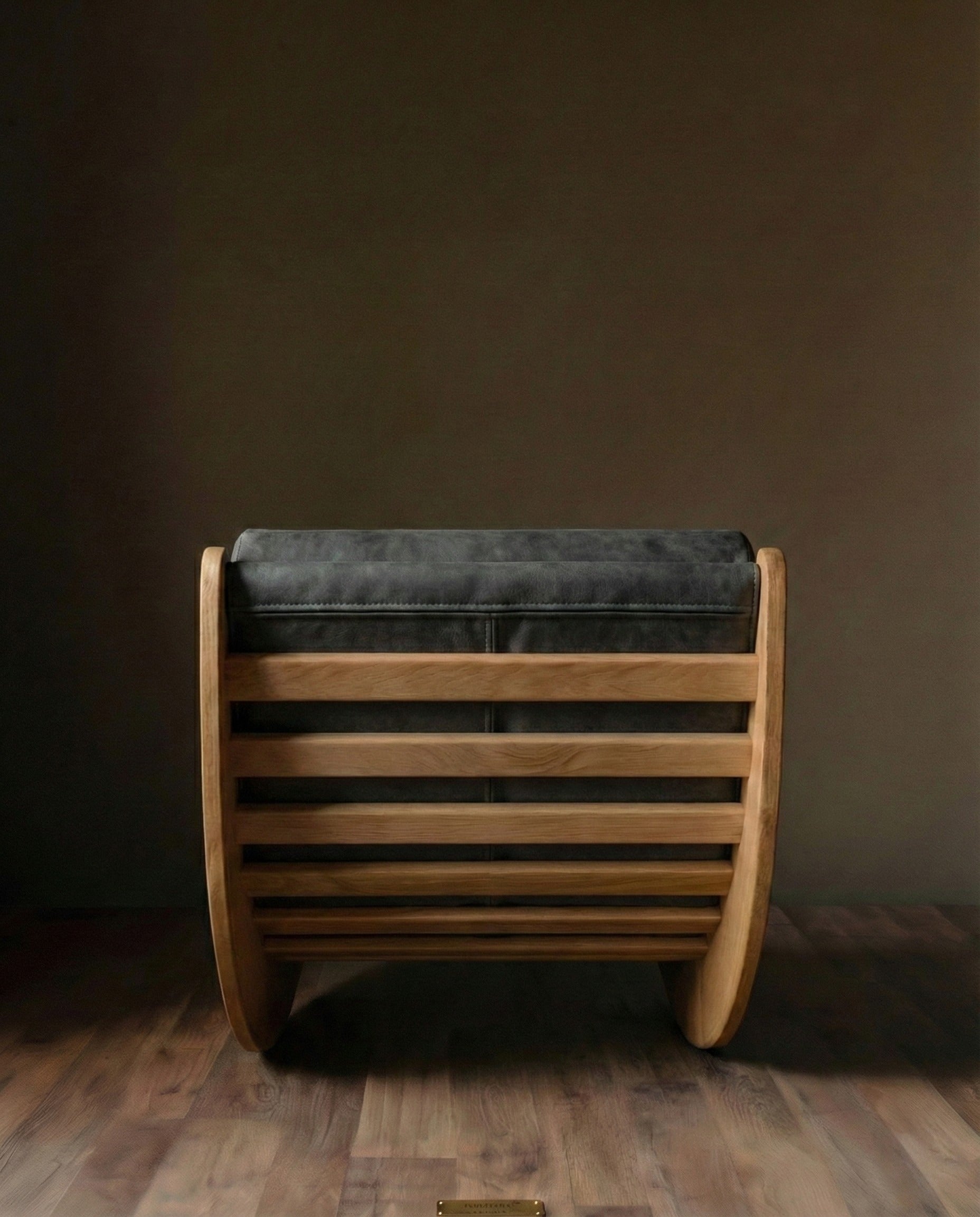 Verner Relaxer with Black Pad